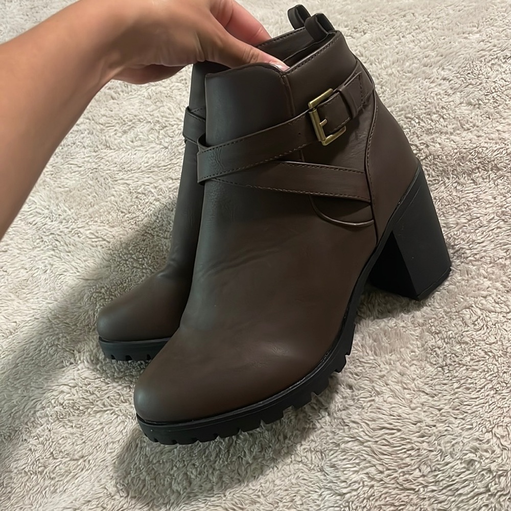 Heeled booties